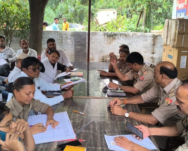 जनता की समस्याओं पर त्वरित एक्शन: मानिकपुर थाना समाधान दिवस में गूंजी फरियादियों की आवाज