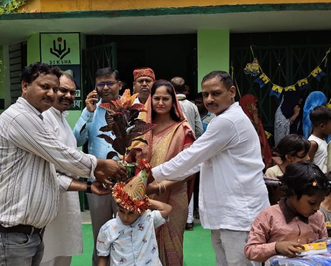 लाटतारा प्राथमिक विद्यालय में गूंजीं खुशियां: एसडीएम की मौजूदगी में मनाया गया तिरु अनंत का जन्मोत्सव