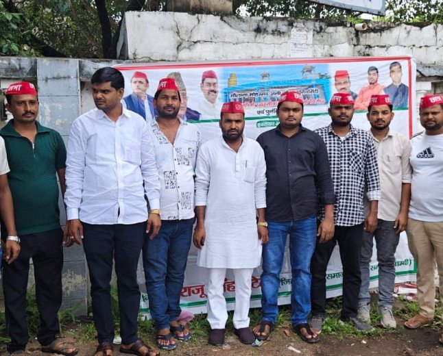 जौहर विश्वविद्यालय बचाने की मांग तेज: कौशाम्बी में समाजवादी छात्रसभा ने चलाया हस्ताक्षर अभियान