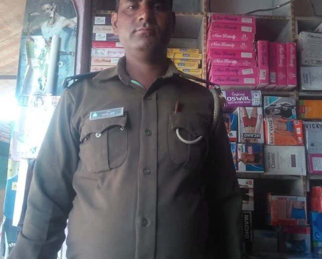 सैनी चौराहे पर यातायात संभाल रहे PRD जवान को लोडर ने रौंदा, अस्पताल ले जाते समय मौत, चालक फरार