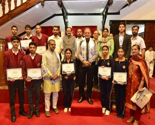 राज्यपाल काविंदर गुप्ता ने युवाओं को नशे से बचाने के लिए मिशन-मोड अभियान का किया आह्वान