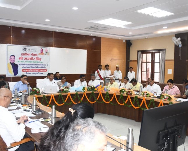 प्रयागराज मंडल में पर्यटन विकास को मिलेगी नई रफ्तार: 39 करोड़ की 25 परियोजनाओं की समीक्षा, जयवीर सिंह ने दिए सख्त निर्देश