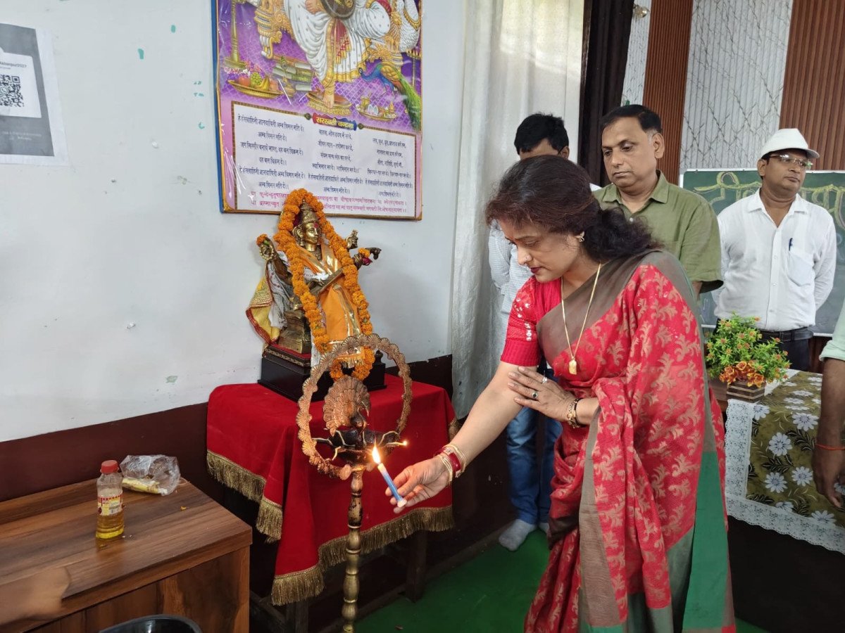 अम्बेडकर नगर: बी.एन.के.बी. पी.जी. कॉलेज में नवप्रवेशी छात्रों के लिए 'अभिन्यास कार्यक्रम' आयोजित, प्राचार्य ने दीं शुभकामनाएं