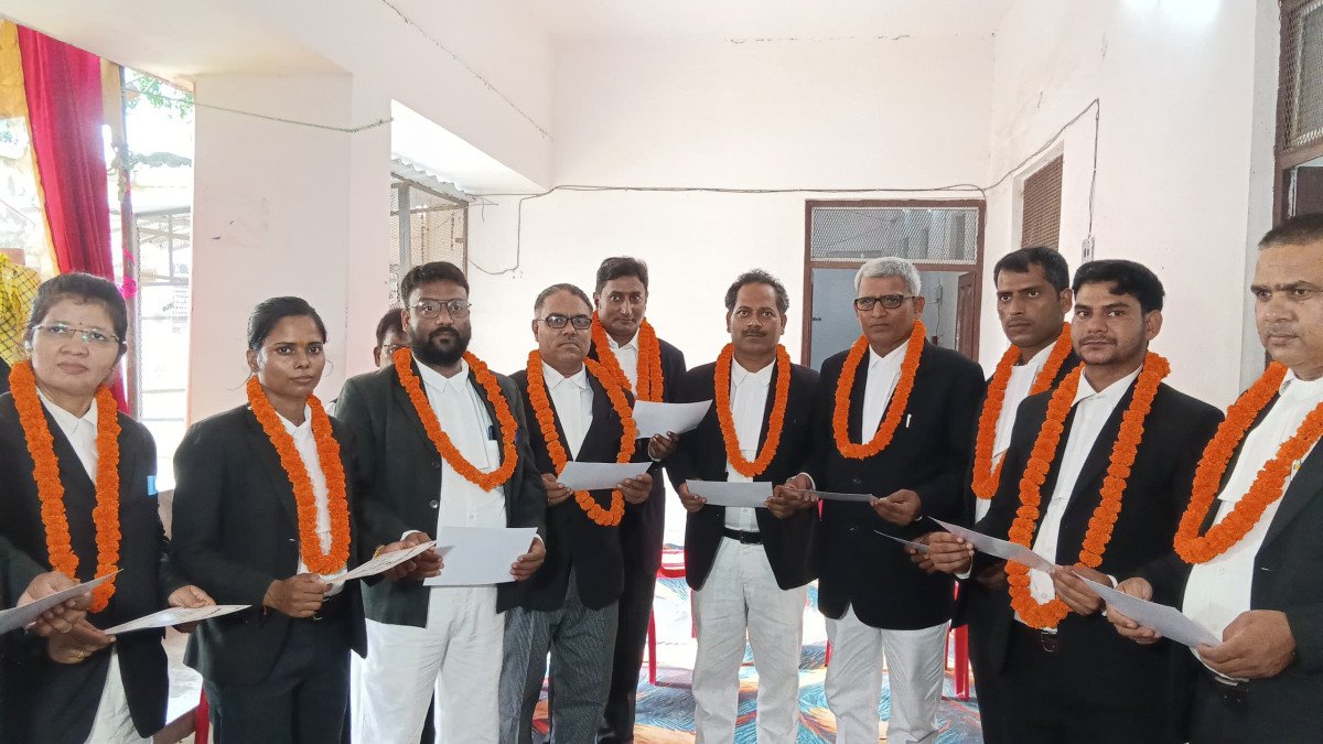 सिविल कोर्ट अधिवक्ता बार एसोसिएशन के नव निर्वाचित पदाधिकारियों का शपथ ग्रहण समारोह संपन्न, जज बोले—'संगठन मां के आंचल समान'