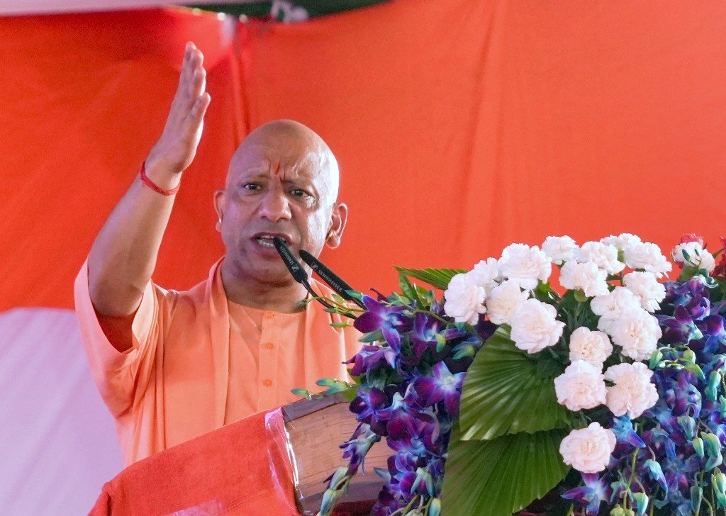 काकोरी ट्रेन एक्शन की 101वीं वर्षगांठ: सीएम योगी ने शहीदों के परिजनों को किया सम्मानित, बोले—‘राष्ट्र सर्वोपरि’ से ही बनेगा विकसित भारत