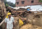 कुंडा में मूसलाधार बारिश का कहर: ढहा गरीब का आशियाना, बेघर हुआ परिवार, मलबे में दबा गृहस्थी का सामान