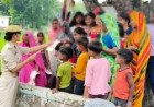 Mission Shakti के तहत महेशगंज पुलिस ने महिलाओं को किया जागरूक, हेल्पलाइन नंबर और नए कानूनों की दी जानकारी