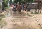 सीमा विवाद में फंसी जल निकासी: सड़क बनी तालाब, प्रतापगढ़ के मानिकपुर में धरने की चेतावनी