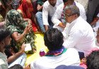 कौशाम्बी हत्या कांड: पीड़ित परिवार के आंसू पोंछने पहुंचे सांसद अरुण भारती, 1 लाख की आर्थिक मदद के साथ दिया न्याय का भरोसा