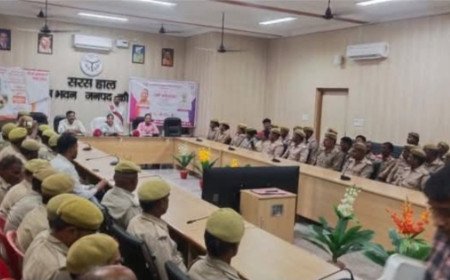 सीएम योगी की बड़ी सौगात: कौशाम्बी के PRD जवानों का बढ़ा भत्ता, ₹5 लाख की कैशलेस स्वास्थ्य सुविधा से गदगद हुए जवान