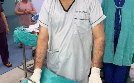 SRN अस्पताल के डॉक्टरों का कमाल: वेंटिलेटर पर आए मरीज की किडनी से निकालीं 37 पथरियां