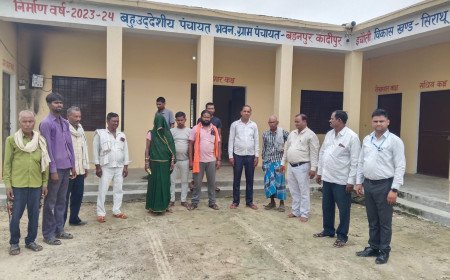 कौशाम्बी: विधिक साक्षरता शिविर में घटी मजदूरों की मौजूदगी, 6 से 7 श्रमिकों के बीच हुआ योजनाओं का प्रचार