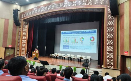 गोयल इंस्टीट्यूट ऑफ फार्मेसी के विद्यार्थियों ने सीएसआईआर–सीडीआरआई की वैज्ञानिक राजभाषा संगोष्ठी में लिया भाग