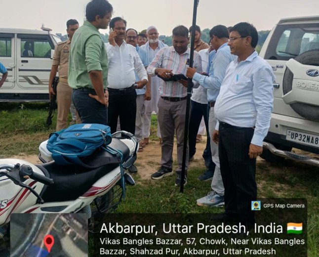 अम्बेडकरनगर में रोवर (GNSS) तकनीक से हुआ भूमि सीमांकन, राजस्व कार्यों में आई सटीकता और पारदर्शिता