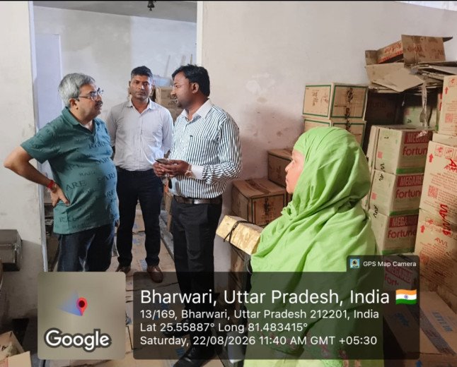 कौशाम्बी: चीनी की जमाखोरी पर चला प्रशासन का चाबुक, अजुहा और भरवारी के गोदामों पर छापेमारी