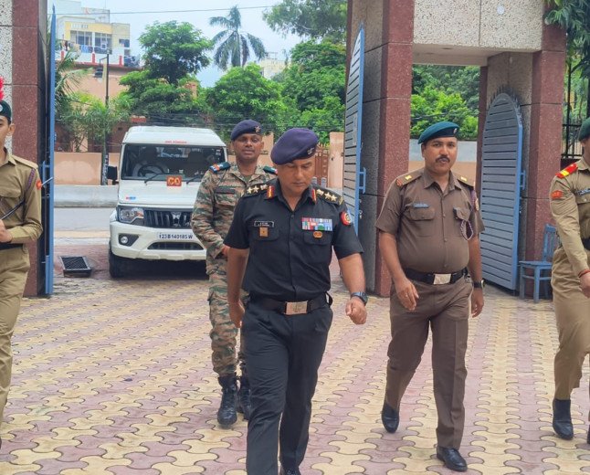 मोंटफोर्ट इंटर कॉलेज में NCC नामांकन प्रक्रिया संपन्न: कर्नल अनिल शर्मा ने लिया जायजा, छात्रों को दिया राष्ट्रसेवा का संदेश