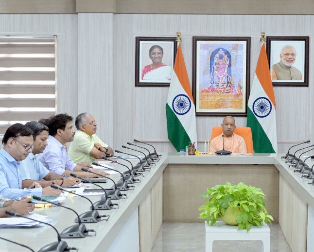 प्रदेश को देश का अग्रणी कौशल हब बनाएगी सरकार: मुख्यमंत्री योगी आदित्यनाथ ने व्यावसायिक शिक्षा व कौशल विकास की समीक्षा की