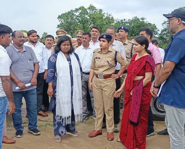 मुख्यमंत्री योगी आदित्यनाथ के प्रस्तावित अम्बेडकरनगर दौरे को लेकर अलर्ट मोड में प्रशासन: डीएम और एसपी ने गोविंद साहब पहुंचकर लिया तैयारियों का जायजा