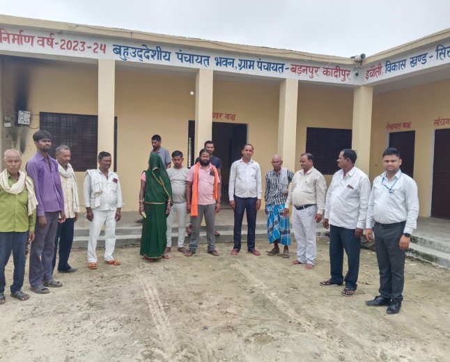 कौशाम्बी: विधिक साक्षरता शिविर में घटी मजदूरों की मौजूदगी, 6 से 7 श्रमिकों के बीच हुआ योजनाओं का प्रचार