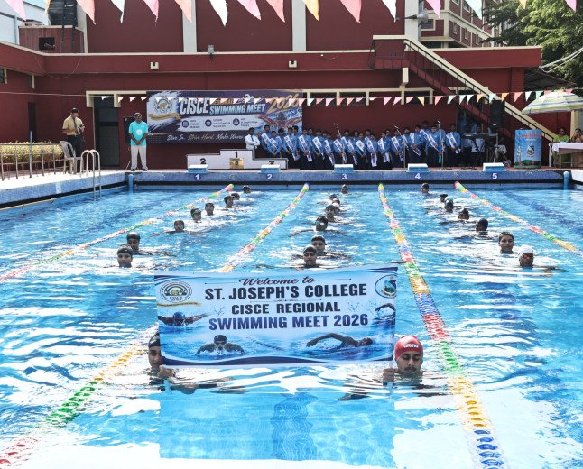 सेंट जोसेफ कॉलेज में CISCE यूपी रीजनल तैराकी प्रतियोगिता का भव्य आगाज, 10 ज़ोन के तैराकों ने दिखाया दमखम