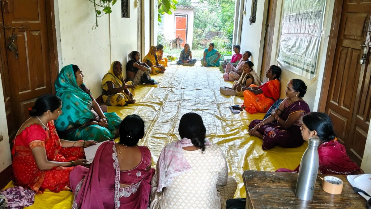 अंबेडकरनगर: मालीपुर में महिलाओं को दिया गया स्थानीय स्वशासन और GPDP का प्रशिक्षण, रोल-प्ले से समझाई ग्राम सभा की प्रक्रिया