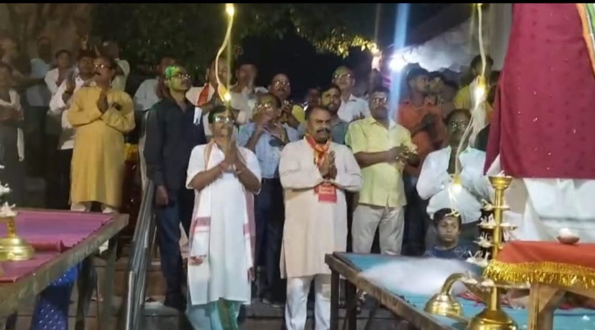 शाहबाद किला घाट पर गूंजे शंखनाद: वाराणसी-प्रयागराज की तर्ज पर अनवरत गंगा आरती का भव्य आगाज