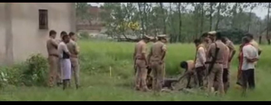 नवनिर्माणाधीन मकान के पानी भरे गड्ढे में डूबने से मजदूर की मौत, 5 बच्चों के सिर से उठा पिता का साया  स्लग: