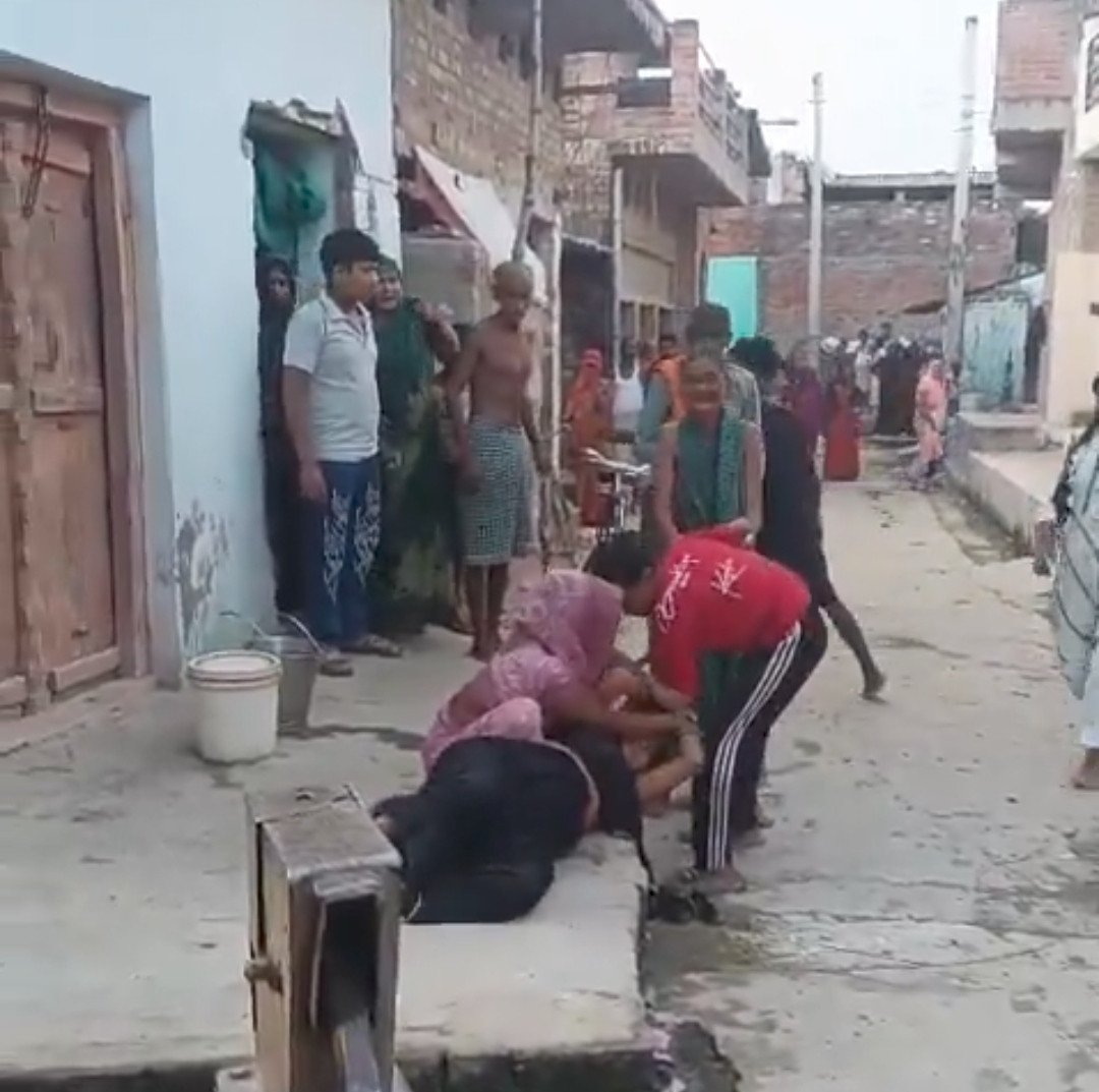 कौशाम्बी: कोर्ट मैरिज का सर्टिफिकेट मांगने गई 7 माह की गर्भवती महिला की बेरहमी से पिटाई, वीडियो वायरल