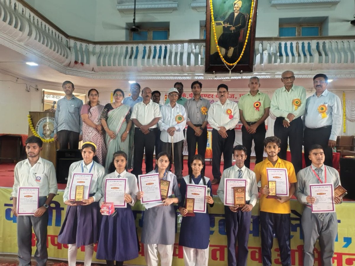 के.पी. इंटर कॉलेज में अंतरविद्यालयीय हिंदी भाषण प्रतियोगिता: वेदांत बने विजेता, आयुषी को द्वितीय व रांची को मिला तृतीय स्थान