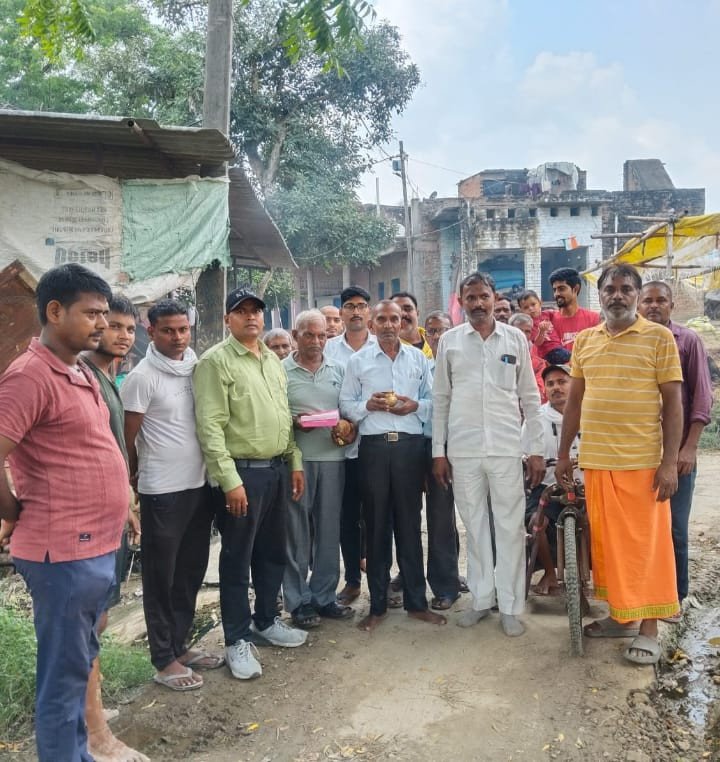 कौशाम्बी के देवखरपुर गांव में जिला पंचायत सदस्य अजय सोनी ने RCC सड़क का उद्घाटन किया। उन्होंने कहा कि क्षेत्र के विकास और जनकल्याण के लिए प्रयास जारी रहेंगे।