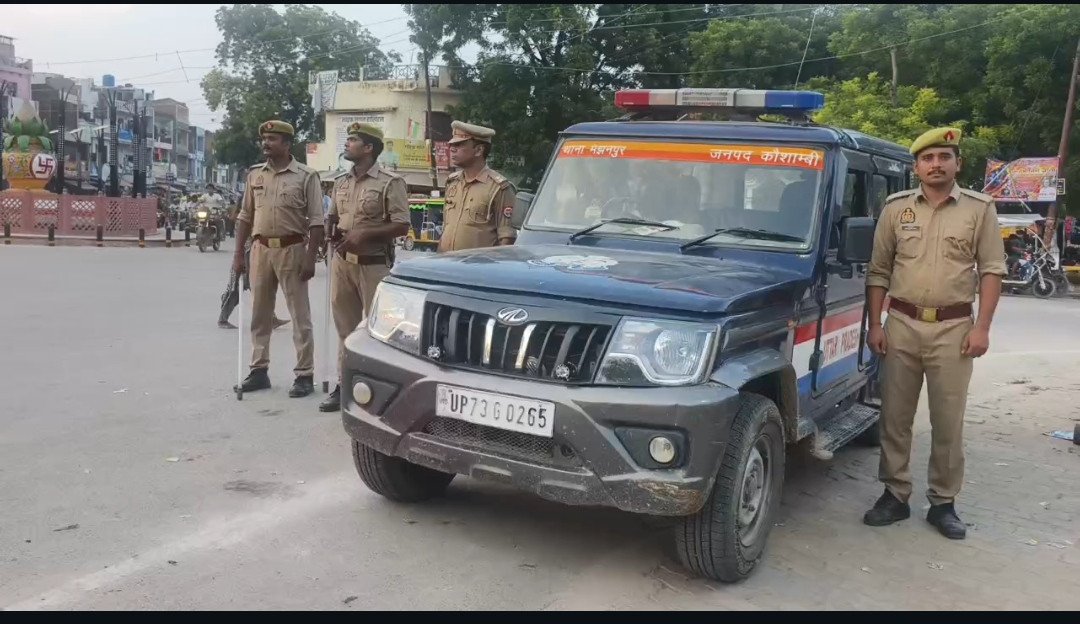 कौशाम्बी: मंझनपुर पुलिस ने चलाया विशेष यातायात जागरूकता अभियान, लाउडस्पीकर से लोगों को किया जागरूक