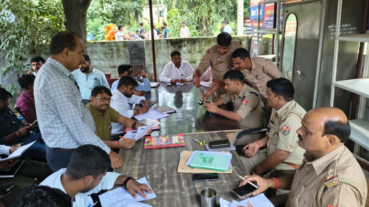 मानिकपुर समाधान दिवस: सीओ व थाना प्रभारी ने सुनीं 8 शिकायतें, 1 मामले का मौके पर किया गया समाधान