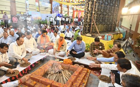 इफको फूलपुर संयंत्र में भगवान विश्वकर्मा की भव्य पूजा-अर्चना: अमरनाथ गुफा और हिम शिवलिंग की मनमोहक झांकी रही आकर्षण का केंद्र