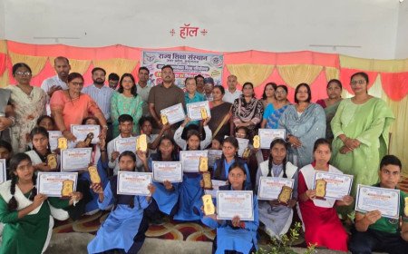 अंबेडकरनगर: जीआईसी अकबरपुर में रोल प्ले, पोस्टर और निबंध प्रतियोगिता का आयोजन, विजेताओं को डीआईओएस ने किया सम्मानित
