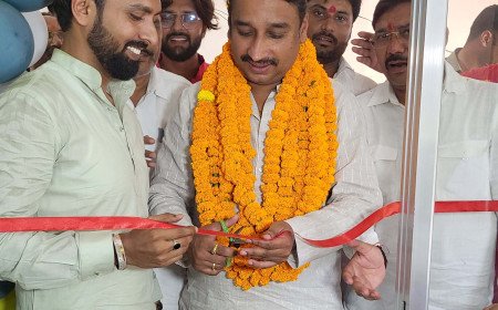विधायक दीपक पटेल ने 'रुद्राक्ष सोलर' का किया भव्य उद्घाटन, सिद्धविनायक पूजा में भी हुए शामिल