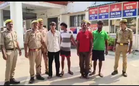 कौशाम्बी: सैनी पुलिस की बड़ी सफलता, आटा चक्की से चोरी हुए 5 लाख के 19 सोलर पैनल बरामद, 4 शातिर गिरफ्तार