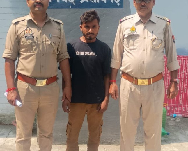  मानिकपुर पुलिस की बड़ी कार्रवाई: अपहरण के मामले में आरोपी गिरफ्तार, नाबालिग बालिका सकुशल बरामद 