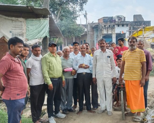 कौशाम्बी के देवखरपुर गांव में जिला पंचायत सदस्य अजय सोनी ने RCC सड़क का उद्घाटन किया। उन्होंने कहा कि क्षेत्र के विकास और जनकल्याण के लिए प्रयास जारी रहेंगे।