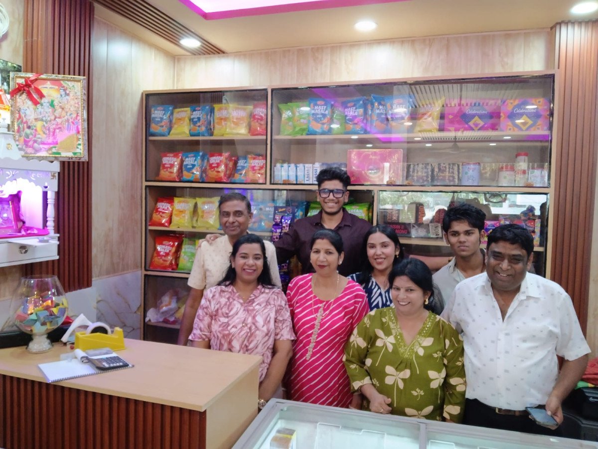 कानपुर के साकेत नगर में 'कॉस्मिक टेबल' का भव्य शुभारंभ: एक ही छत के नीचे मिलेगा लजीज व्यंजनों और खुशियों का स्वाद