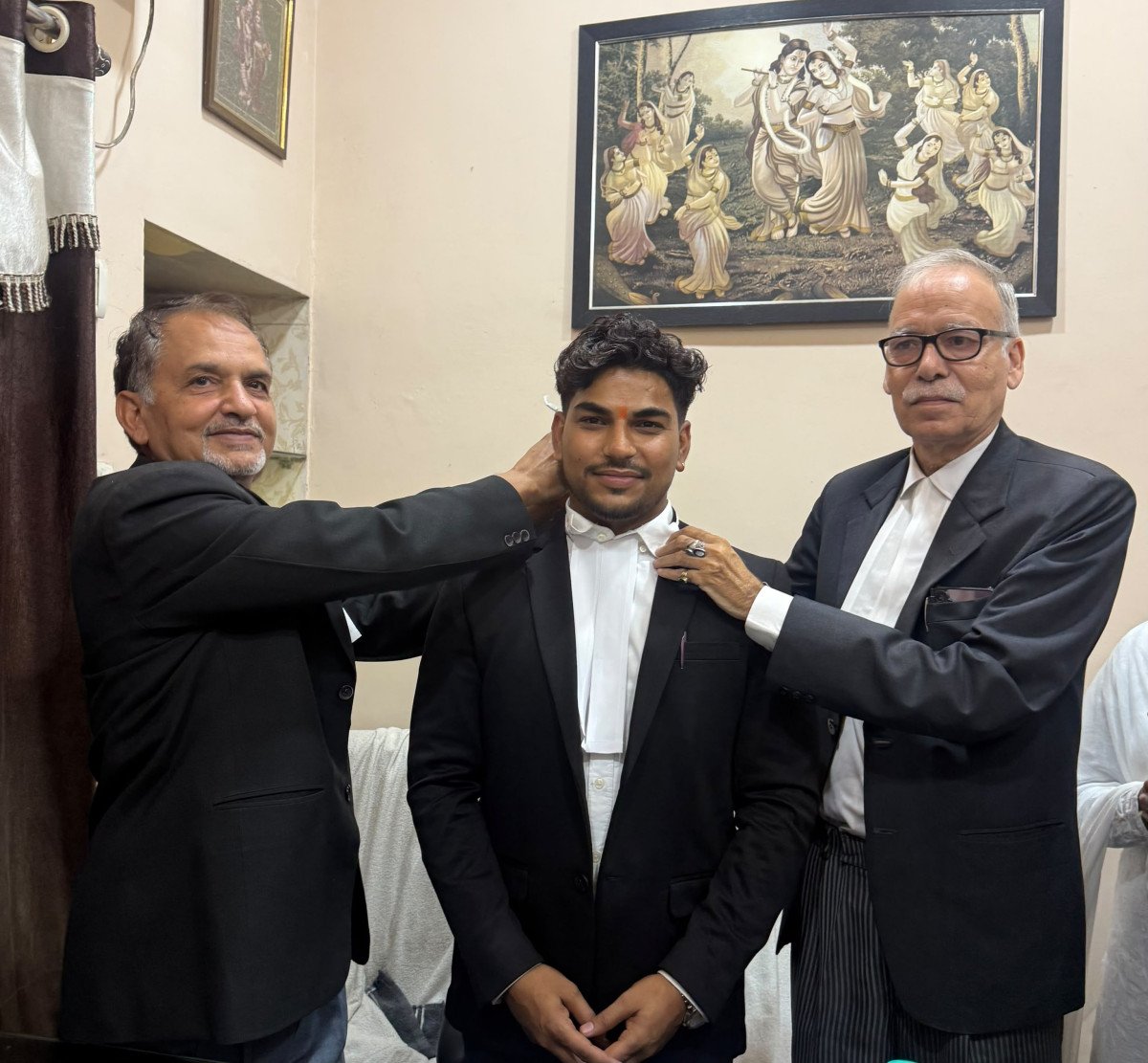 अधिवक्ता रवि पचौरी की बैंड सेरेमनी धूमधाम से संपन्न, अधिवक्ताओं ने दी शुभकामनाएं