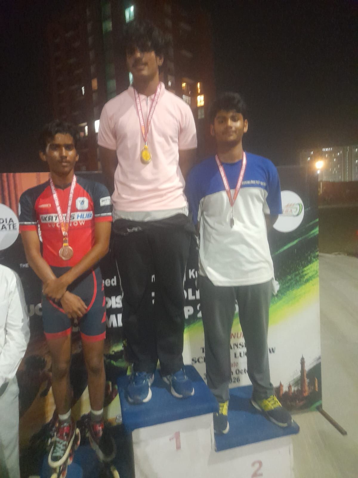 जिला स्केटिंग चैंपियनशिप में एसकेडी एकेडमी का जलवा, 8 पदकों के साथ 2 खिलाड़ियों का यूपी टीम में चयन