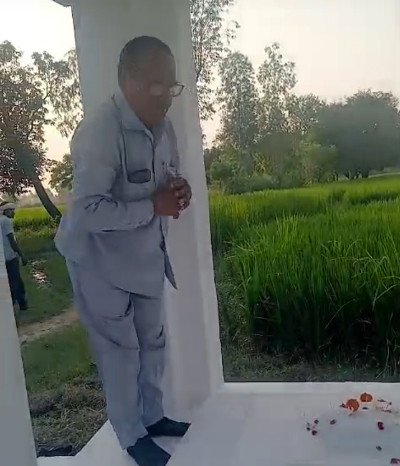 कुंडा में स्वर्गीय राम सुन्दर यादव की पुण्यतिथि पर भावभीनी श्रद्धांजलि: 'शोषितों व सर्वहारा वर्ग के सच्चे योद्धा थे राम सुन्दर'—डॉ. विजय यादव