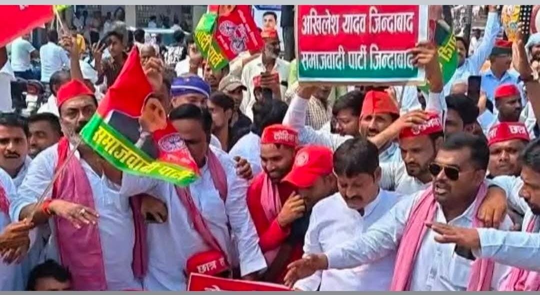 कौशाम्बी में सियासी उबाल: मुख्य चुनाव आयुक्त का पुतला दहन पड़ा भारी, सपा जिलाध्यक्ष समेत 9 पर FIR