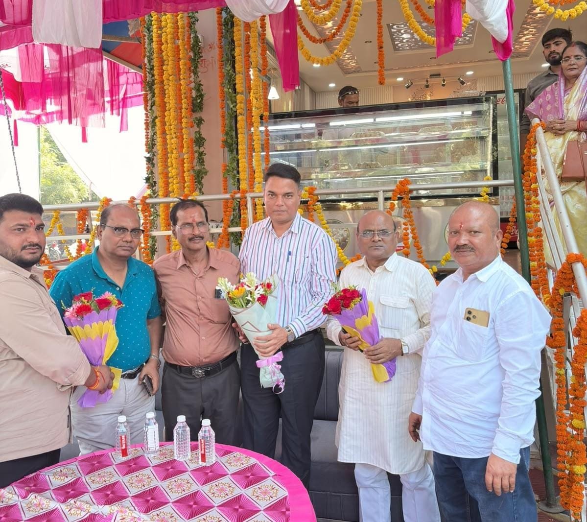 कानपुर: रावतपुर में 'श्याम कुंज स्वीट्स हाउस' का भव्य शुभारंभ, शुद्धता और बेहतरीन स्वाद का वादा