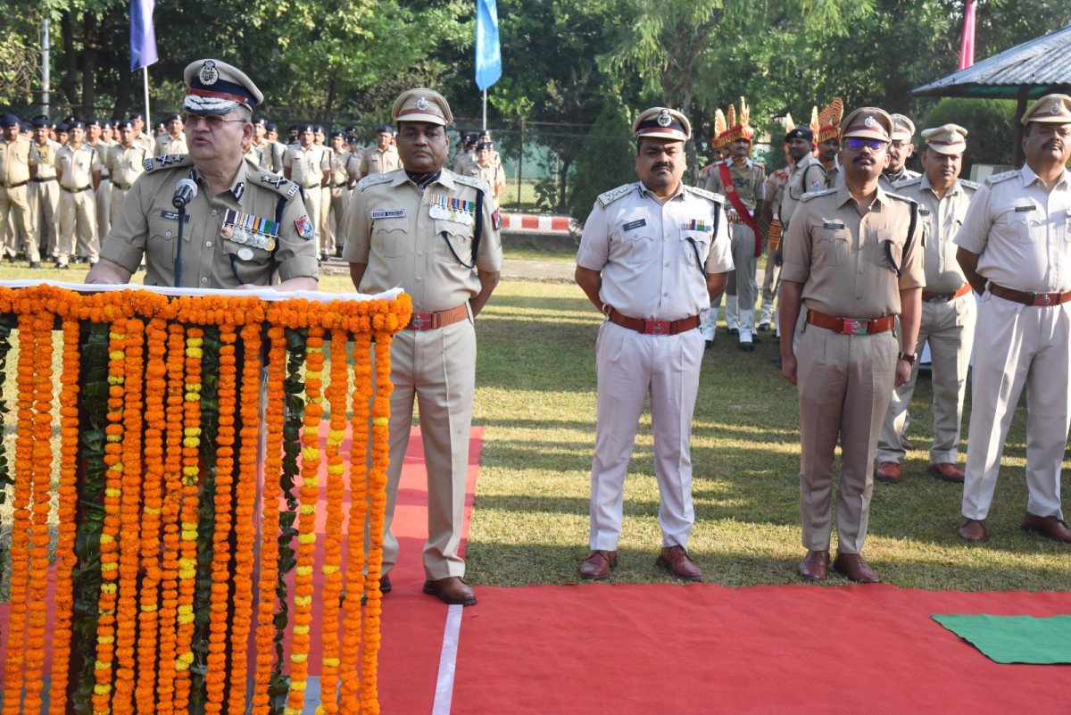 प्रयागराज में कर्तव्य पथ के वीरों को सलाम: आरपीएफ ने शहीद परेड कर दी श्रद्धांजलि, मौन रखकर किया बलिदान को नमन