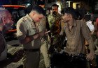 अजुहा में हेलमेट और ट्रिपल सवारी पर चला पुलिस का डंडा, हाईवे सर्विस लेन से हटा अतिक्रमण