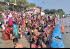 कौशाम्बी में शारदीय नवरात्र के पहले दिन कड़ा के कुबरी गंगा घाट पर उमड़ी आस्था, हजारों श्रद्धालुओं ने लगाई डुबकी