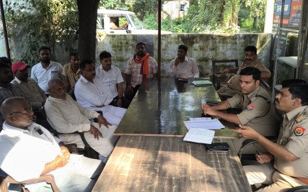 मानिकपुर थाने में पीस कमेटी की बैठक: नवरात्रि पर भाईचारे, सुरक्षा और अफवाहों से दूरी पर जोर