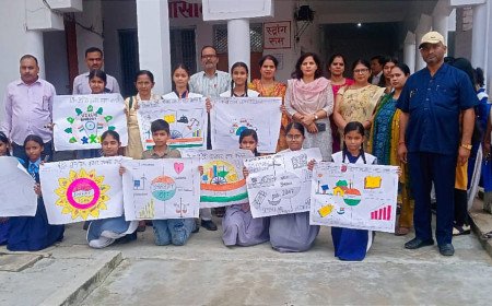 अम्बेडकरनगर: विकसित भारत @2047 की संकल्पना पर छात्रों ने उकेरे रंग, भाषण में गूंजा राष्ट्र निर्माण का संकल्प