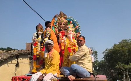 खमसरा में गंगा तट पर बने कृत्रिम सरोवर में धूमधाम से हुआ मां दुर्गा की प्रतिमाओं का विसर्जन
